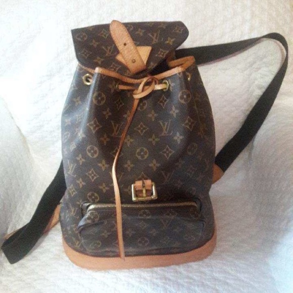 Backpack - Picture 1 of 7